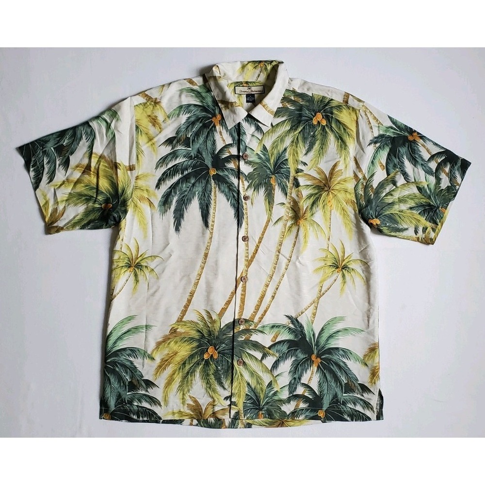 Tommy Bahama Mens M Short Sleeve Shirt 100% Silk Hawaiian Tropical Coconuts